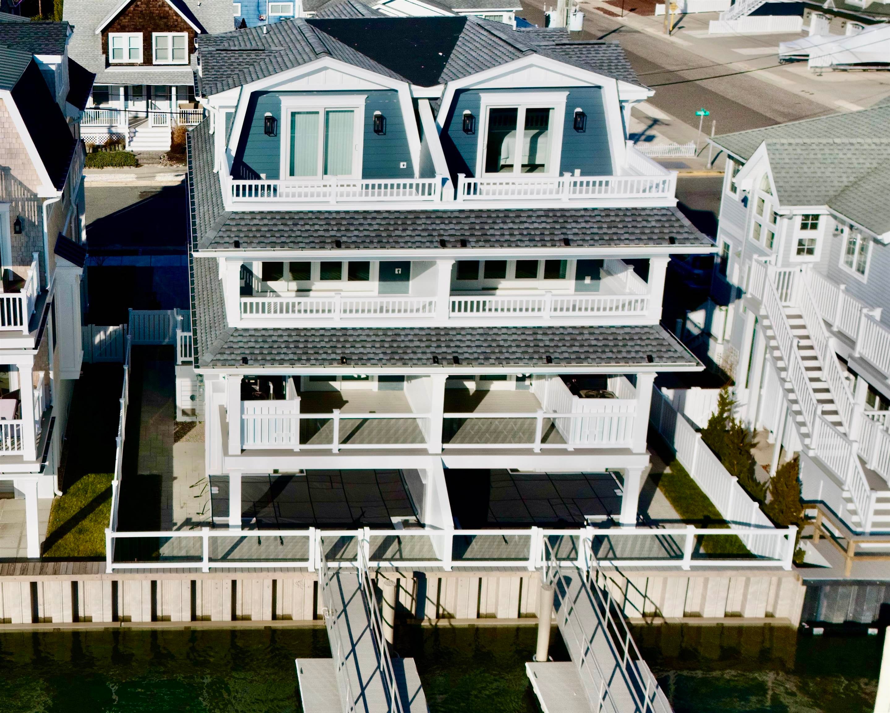 2425 Harbor Avenue 2425