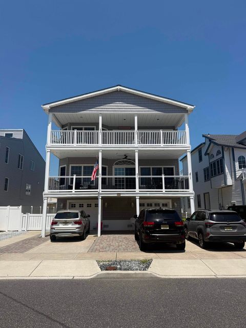 Townhouse For Sale - 125 78th Street St #2ND FLOOR<br/> Sea Isle City, NJ 08243