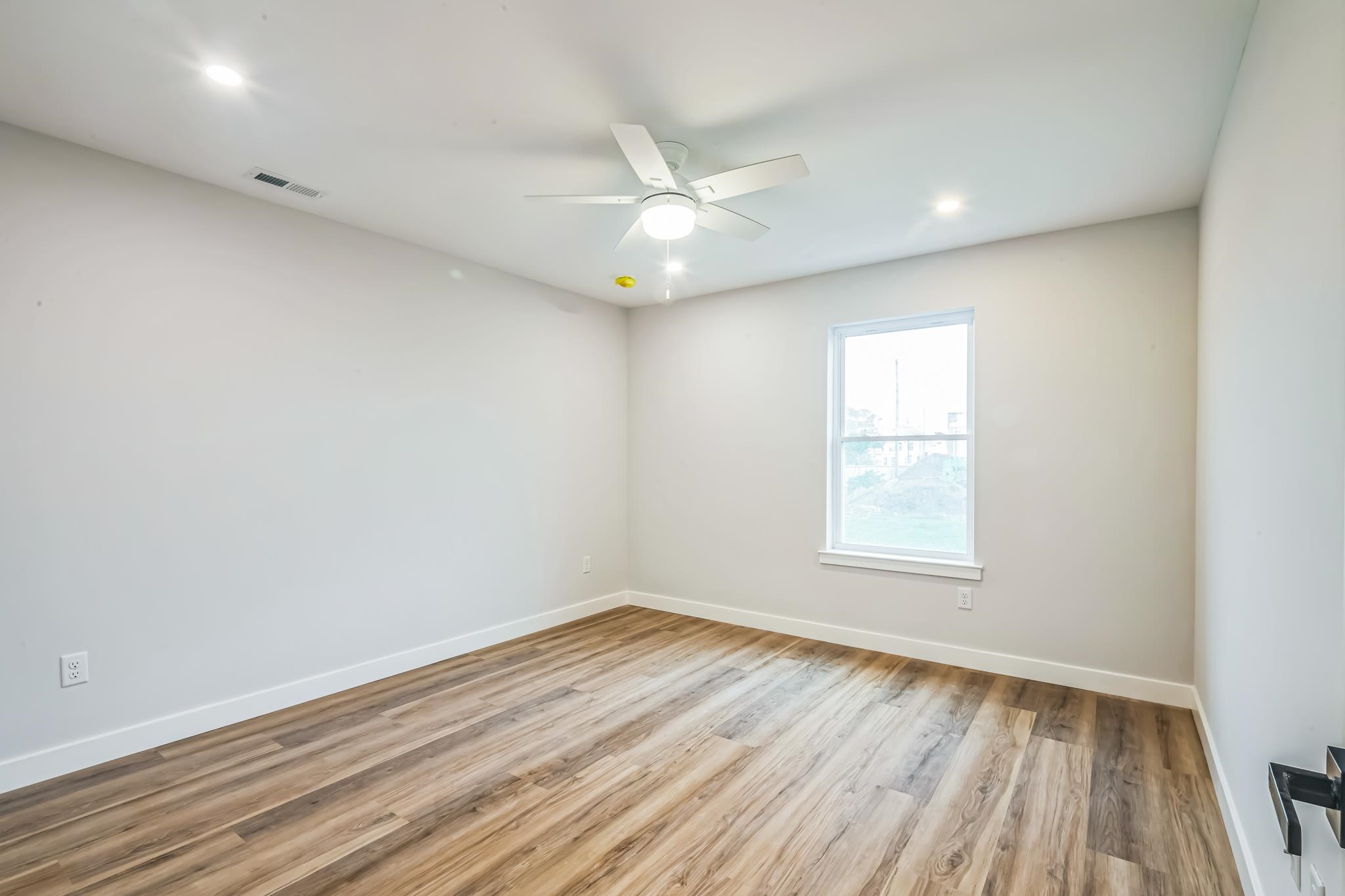 108 W Spicer Avenue, Wildwood, New Jersey image 27