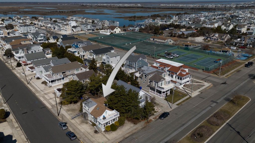 Photo of 4040 Dune Drive, Avalon, NJ 08202 (MLS # 260566)