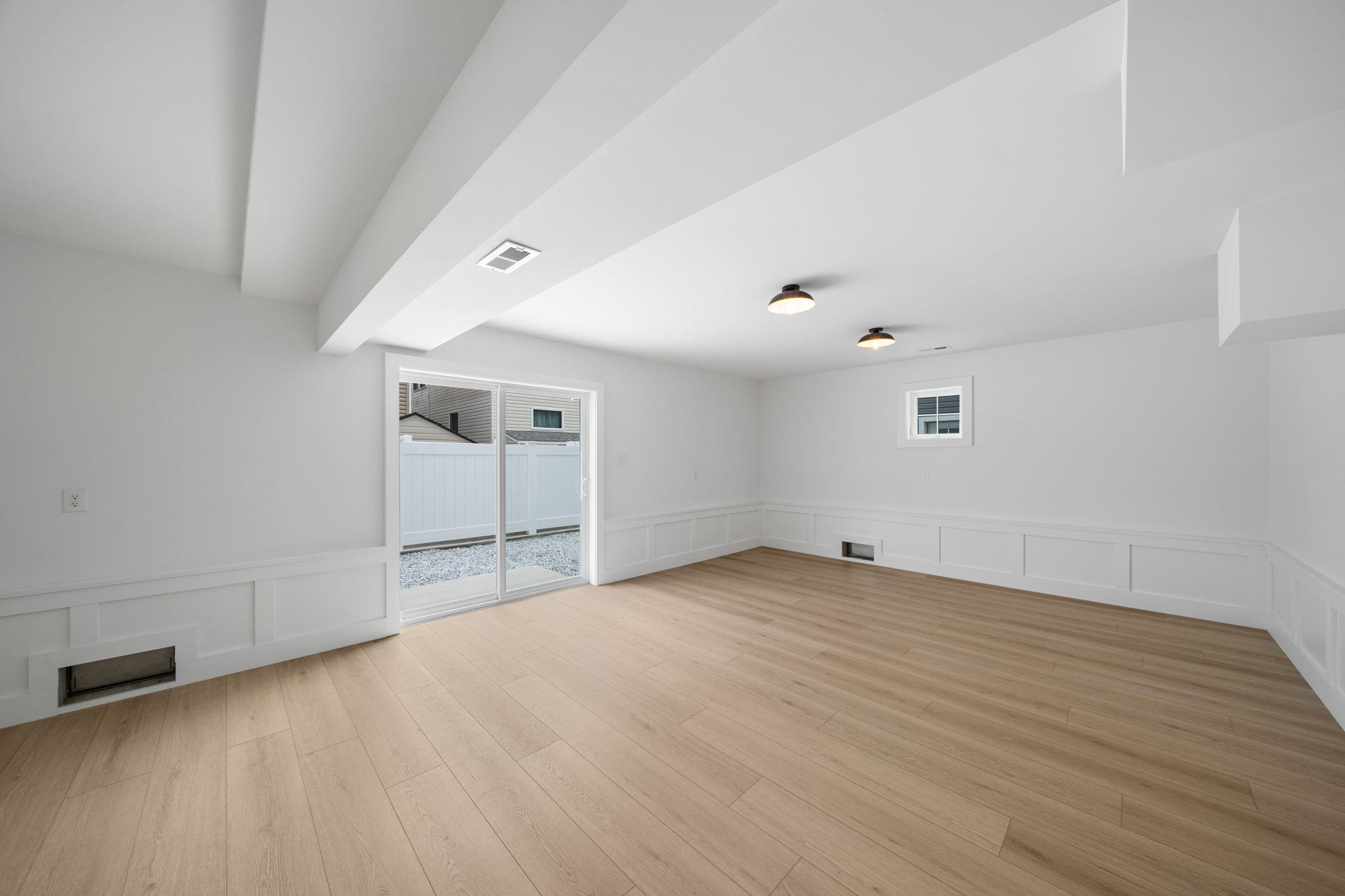 723 W Spruce Avenue