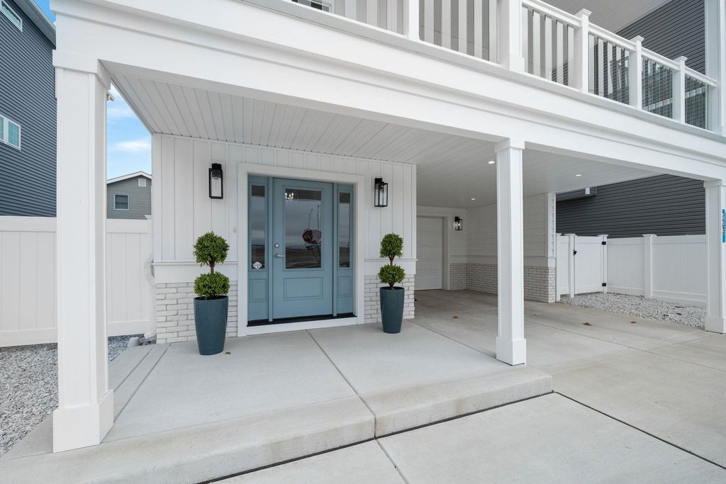 Photo of 723 W Spruce Avenue, North Wildwood, NJ 08260 (MLS # 260563)