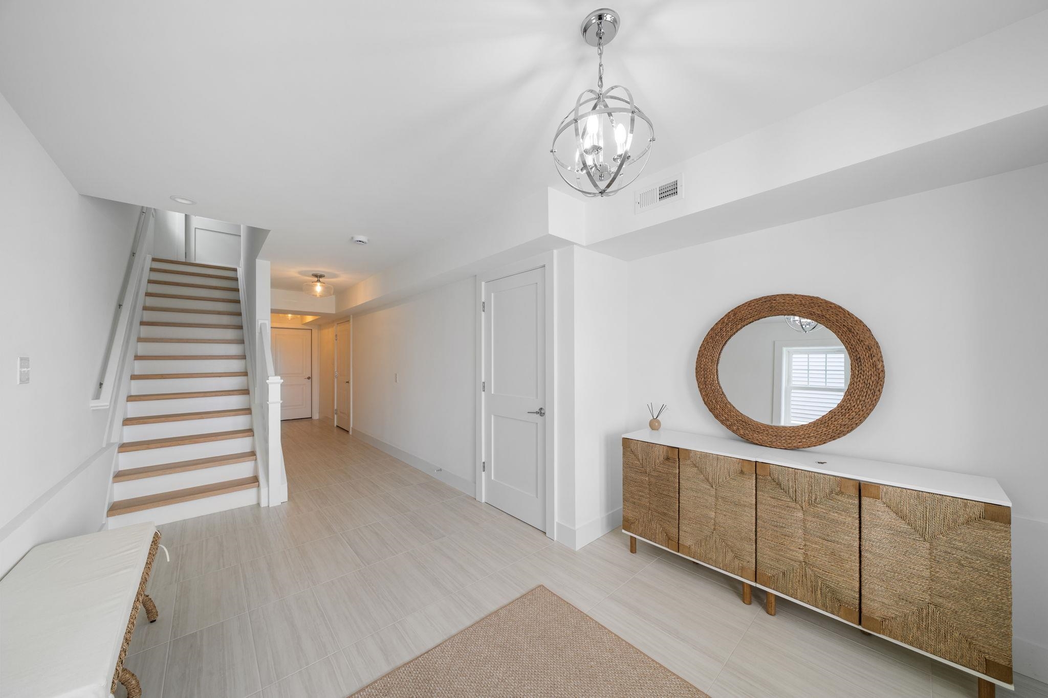 723 W Spruce Avenue