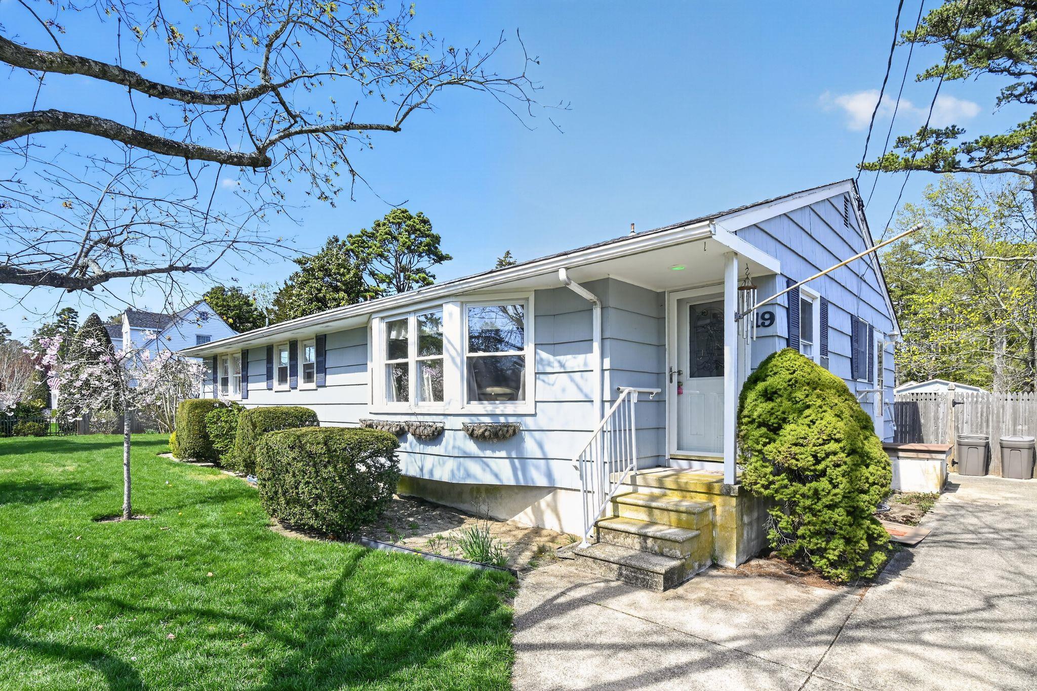 19 Seaside Avenue