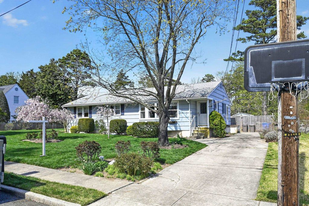 Photo of 19 Seaside Avenue, Marmora, NJ 08223 (MLS # 261027)