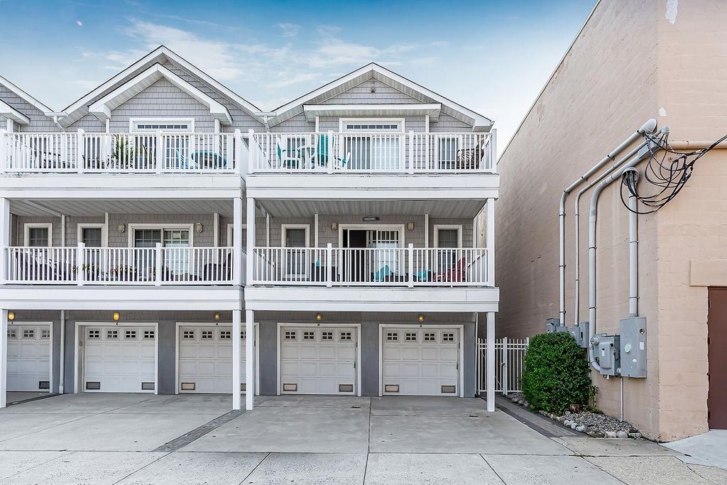 Photo of 407 E Pine Avenue #H, Wildwood, NJ 08260 (MLS # 260094)