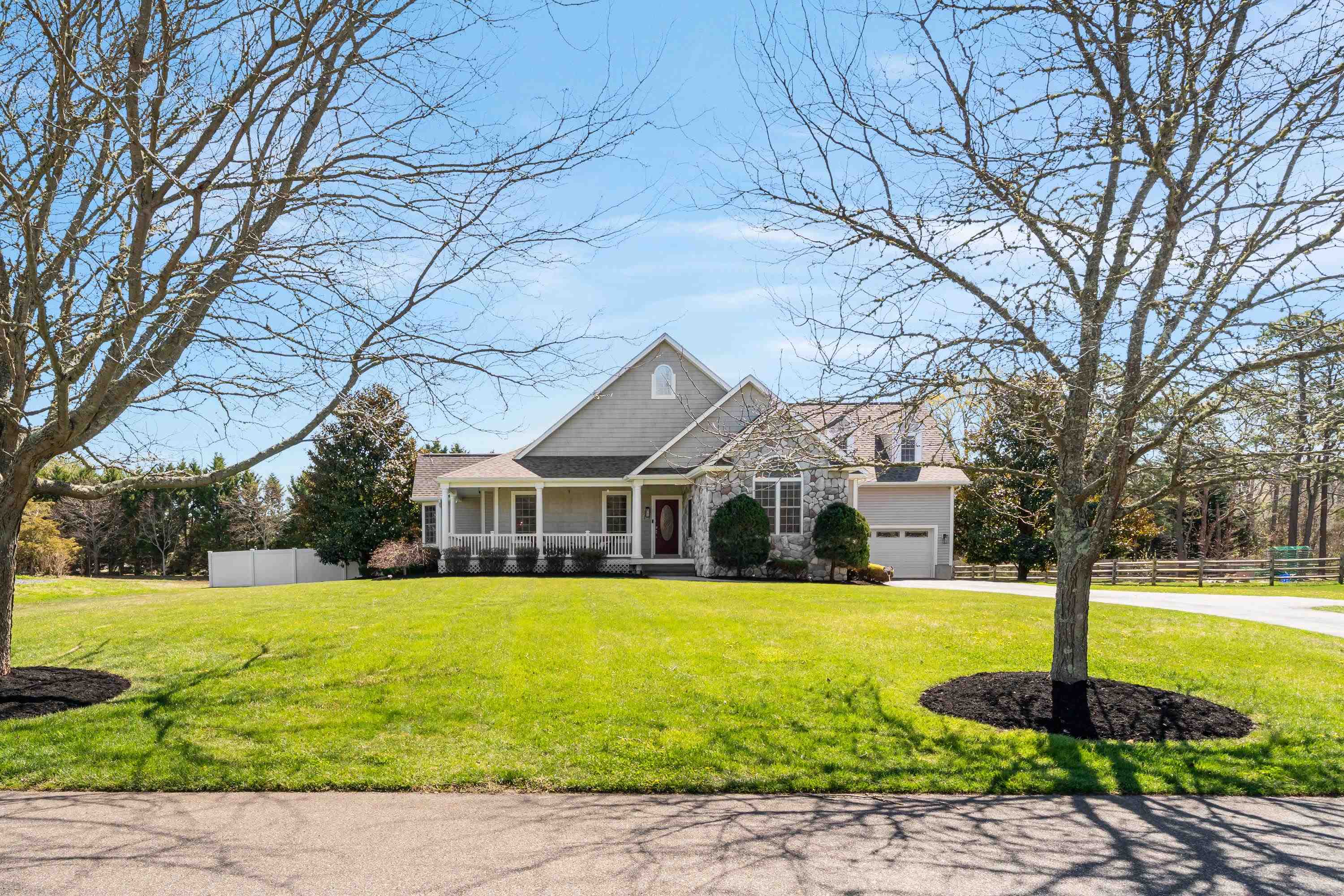 6 Galloping Way