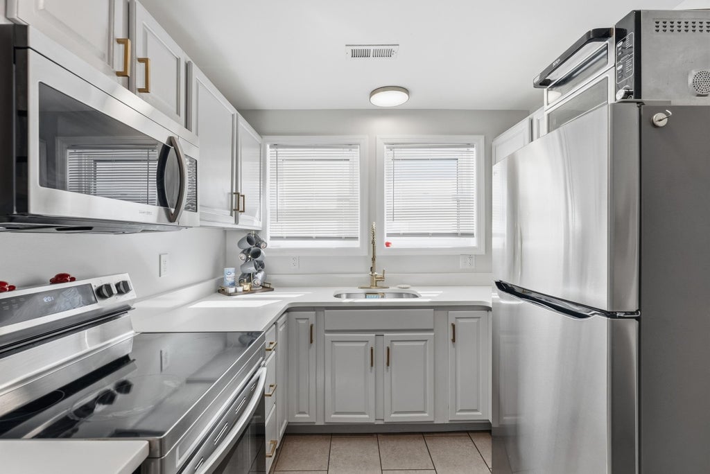Photo of 138 E Youngs Avenue #1, Wildwood, NJ 08260 (MLS # 262981)