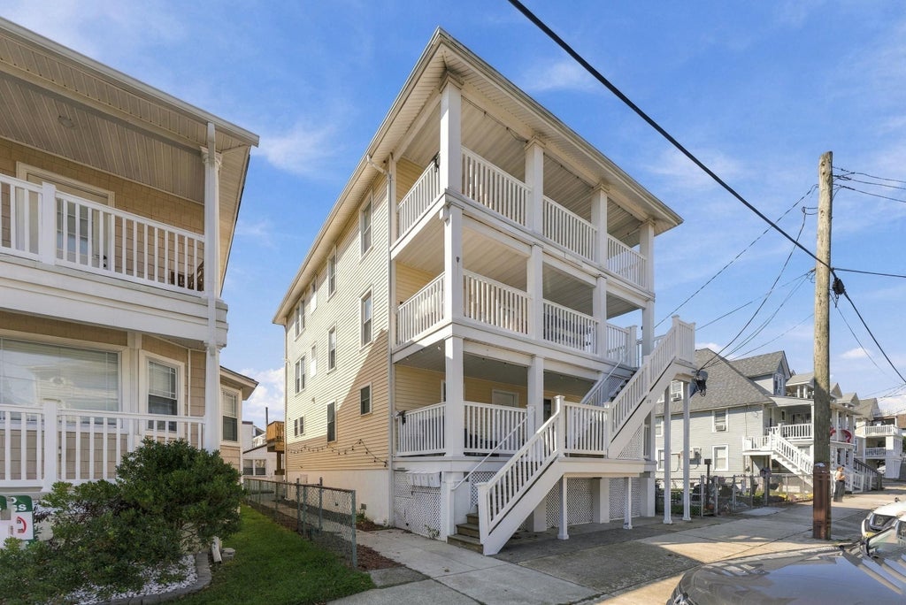 Photo of 138 E Youngs Avenue #1, Wildwood, NJ 08260 (MLS # 262981)