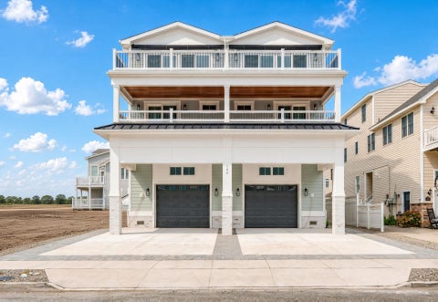 Townhouse For Sale - 100 60th Street #EAST UNIT<br/> Cape May County, Sea Isle City, NJ 08243