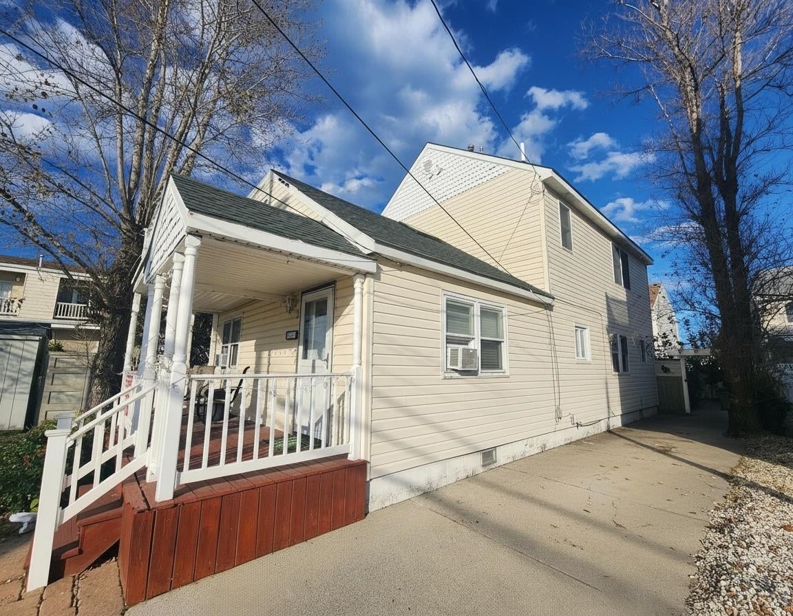 623 W Spruce Avenue