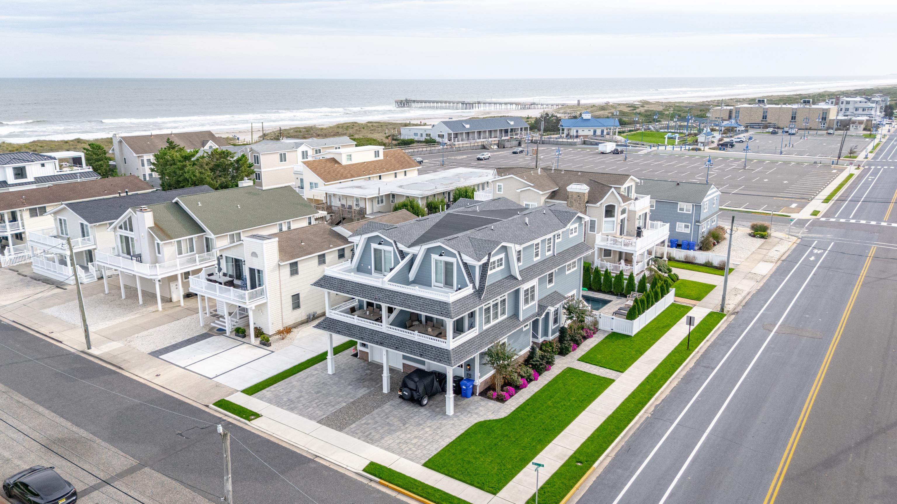 8 E 27th Street West