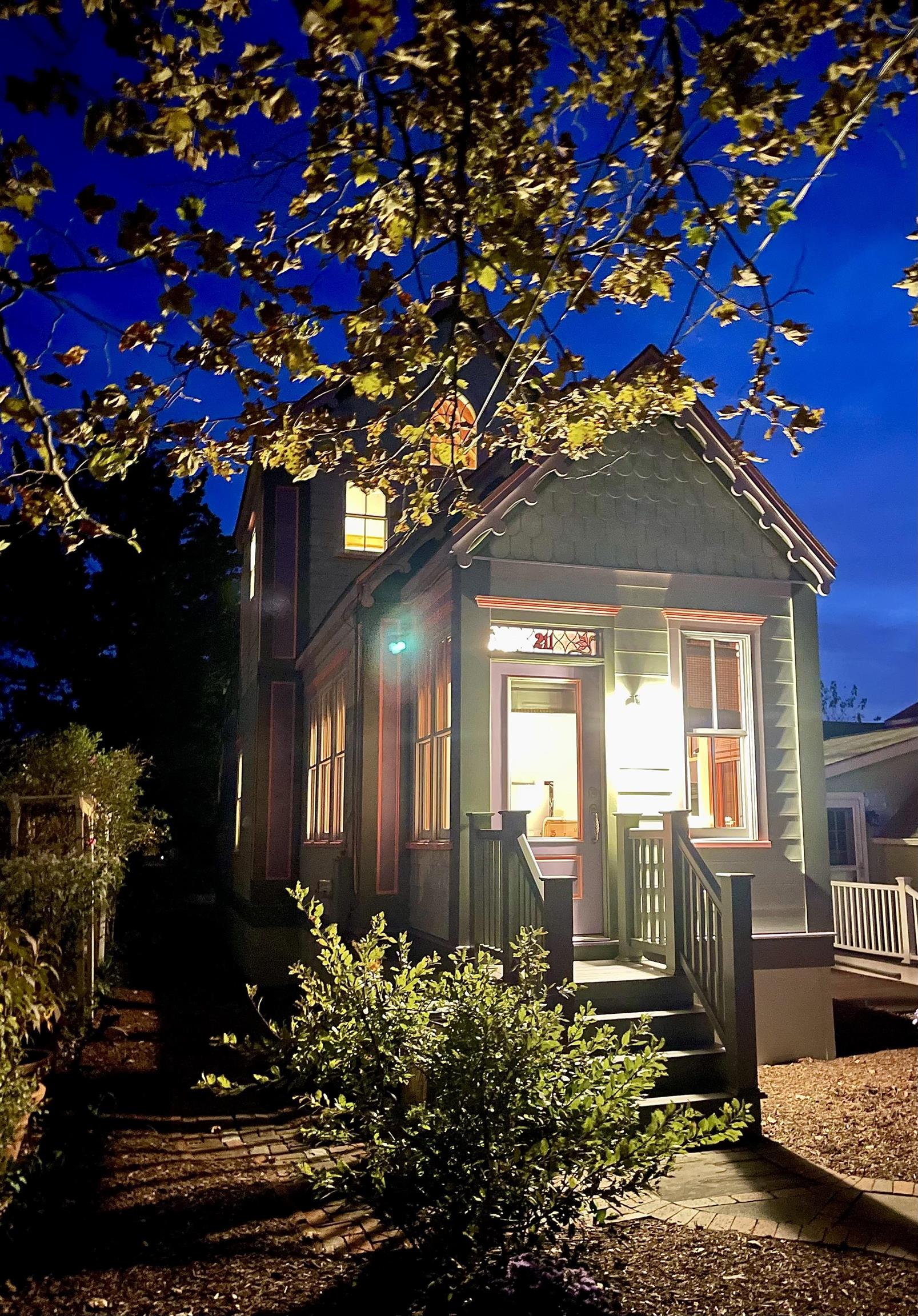 211 Knox Avenue