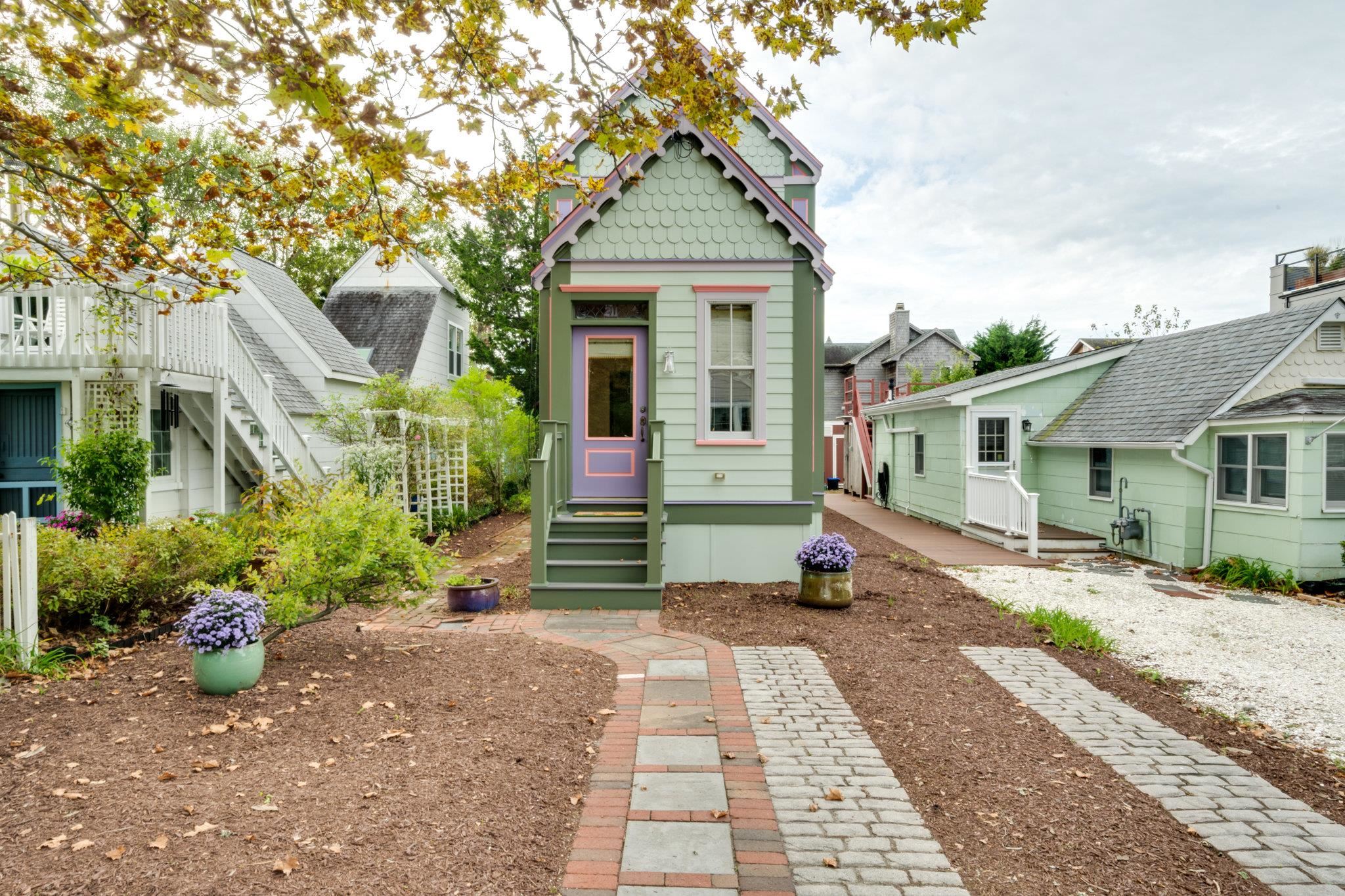211 Knox Avenue