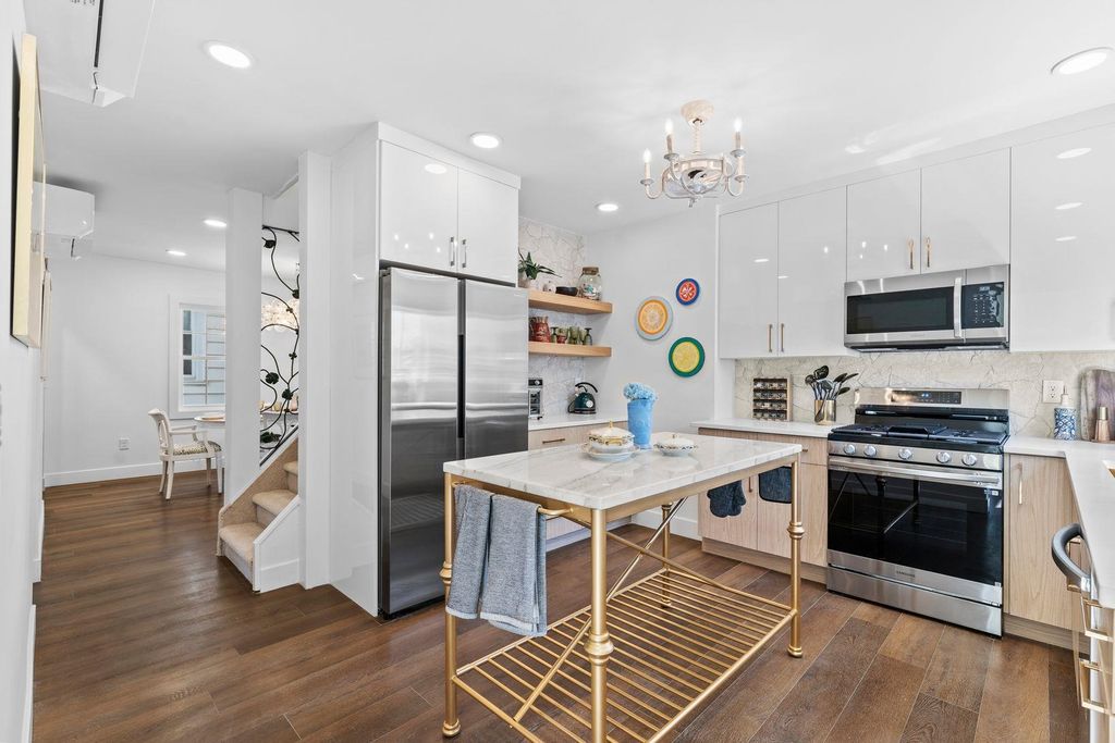 Photo of 218 E Taylor Ave AVE, Wildwood, NJ 08260 (MLS # 261489)
