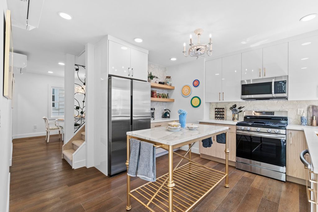 Photo of 218 E Taylor Avenue, Wildwood, NJ 08260 (MLS # 261489)