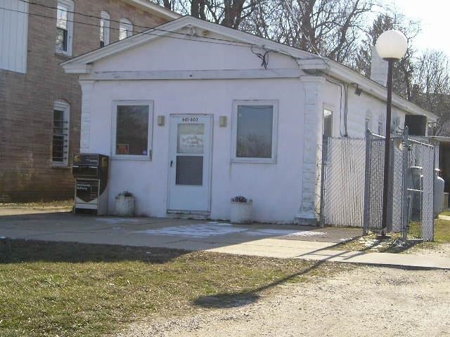 605-609 DeHirsch Ave
