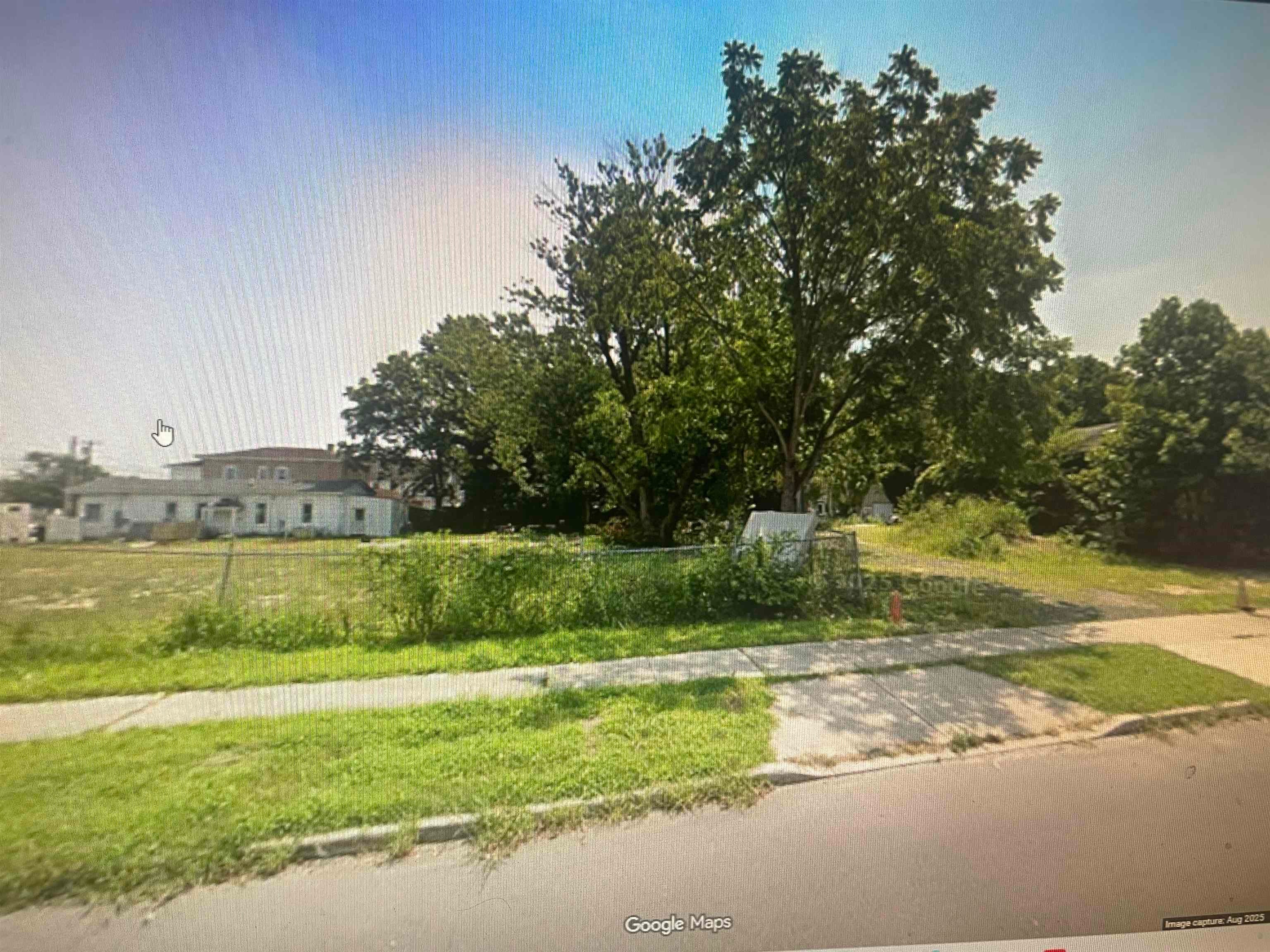 605-609 DeHirsch Ave