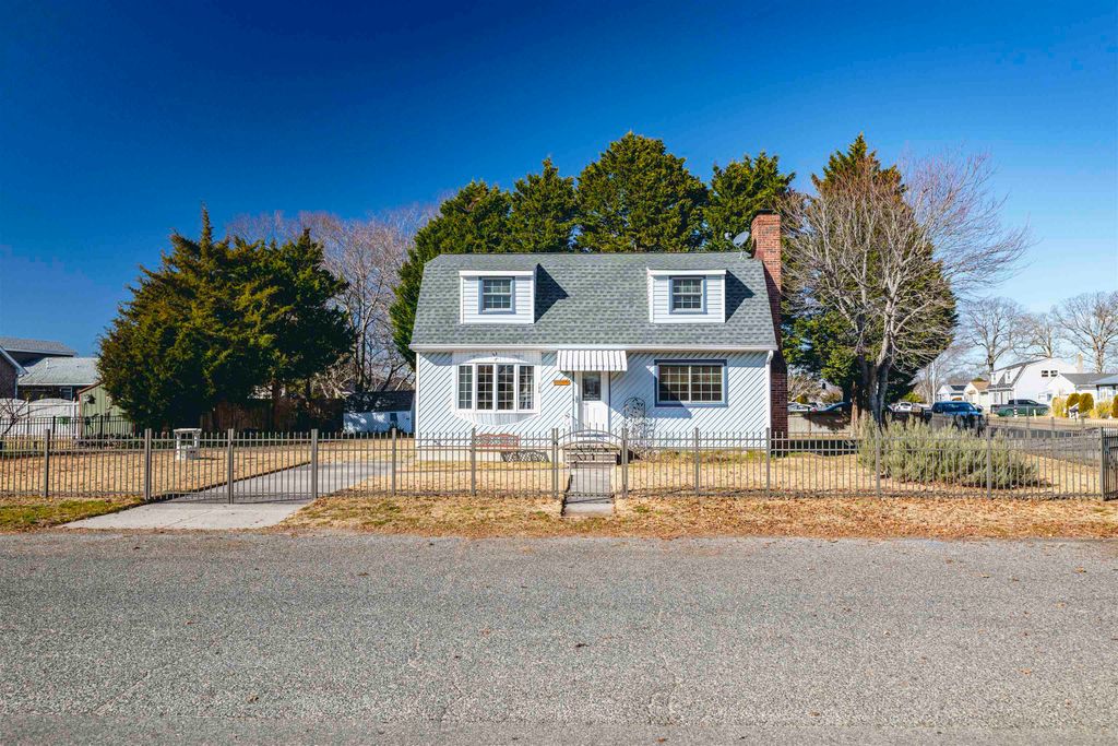 Photo of 100 Oakdale Avenue, Villas, NJ 08251 (MLS # 260098)