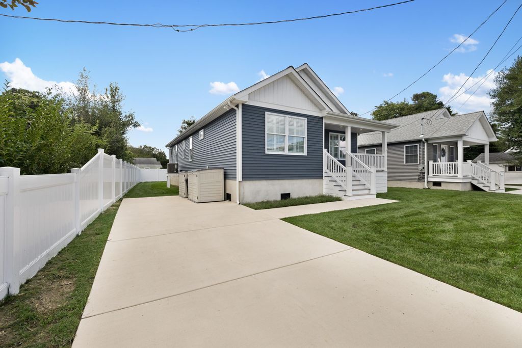 Photo of 246 New Jersey Avenue, Villas, NJ 08251 (MLS # 252893)