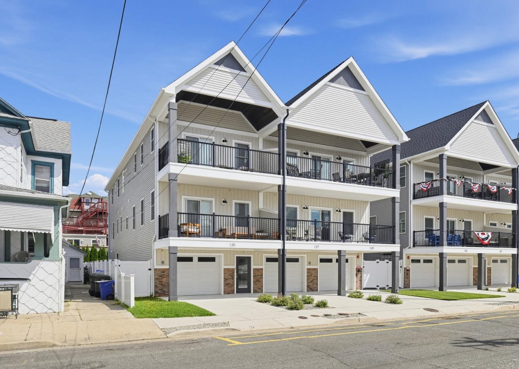 Photo of 137 E Pine Avenue #137, Wildwood, NJ 08260 (MLS # 262615)
