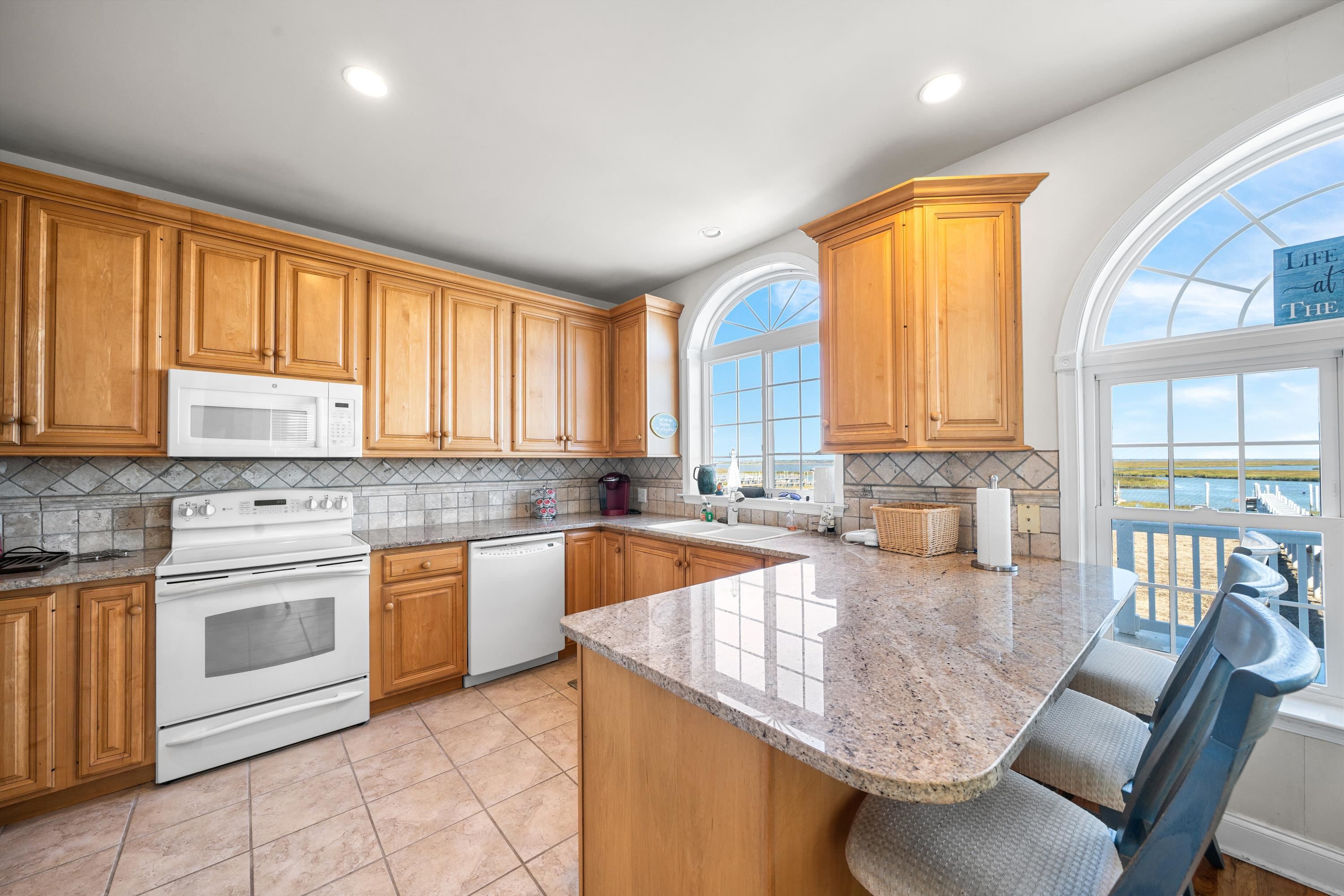 Avalon Manor, New Jersey 08202, United States, 4 Bedrooms Bedrooms, ,4 BathroomsBathrooms,Residential,Active,231618