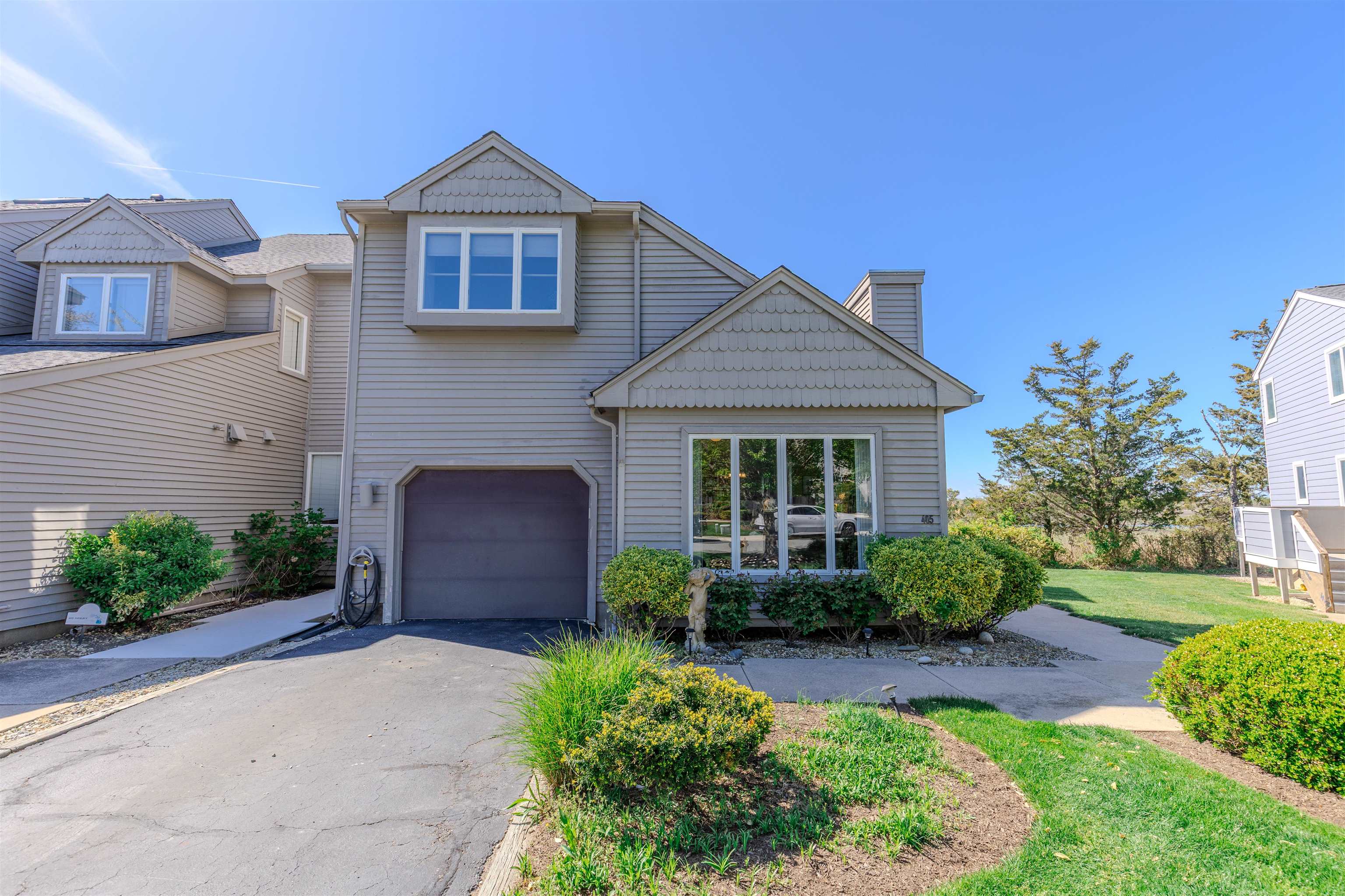 405 Saint James Place 405