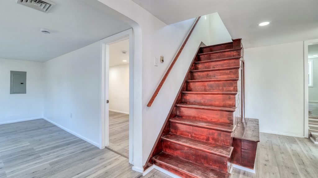 Photo of 878 N Route 47, South Dennis, NJ 08210 (MLS # 253508)