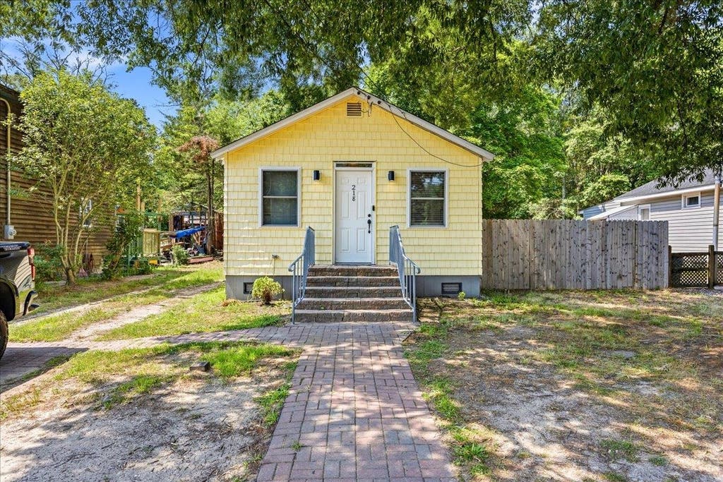 Photo of 218 Vermont Avenue, Villas, NJ 08251 (MLS # 261696)