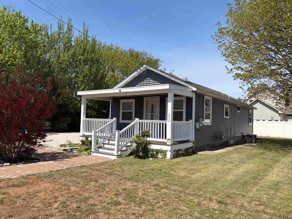 Photo of 237 Maryland Avenue, Villas, NJ 08251 (MLS # 261070)