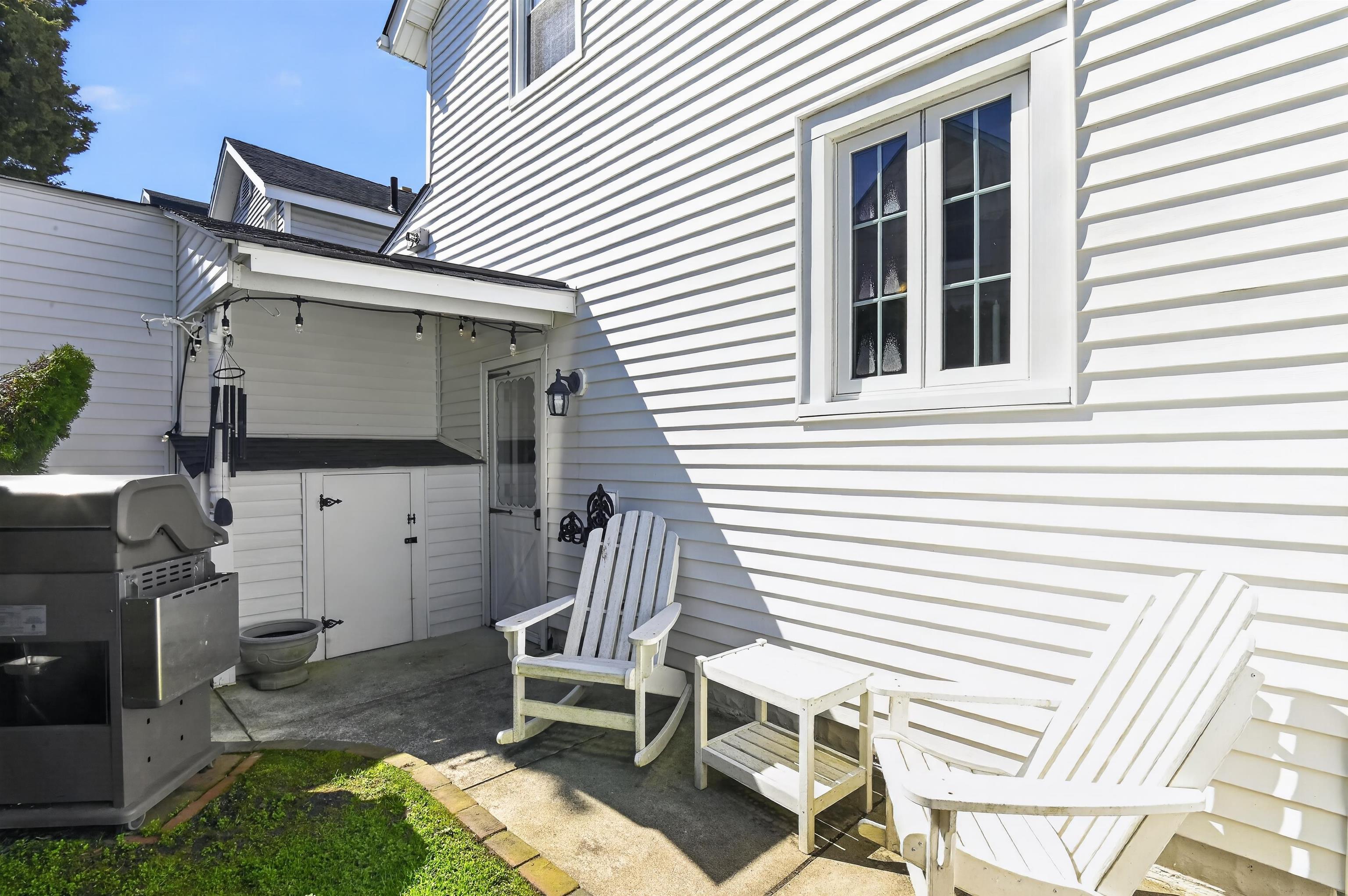 15 N Douglas Avenue