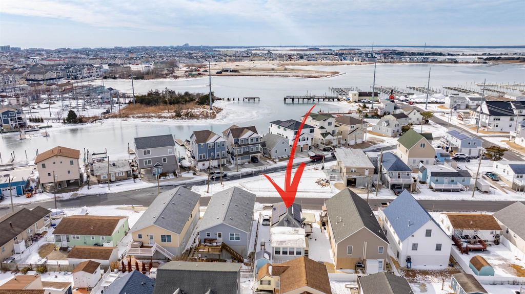 Photo of 527 W Pine Avenue, West Wildwood, NJ 08260 (MLS # 260175)