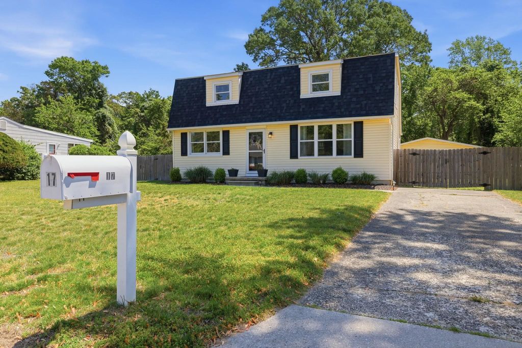 Photo of 17 Siskin Lane, Cape May Court House, NJ 08210 (MLS # 261352)