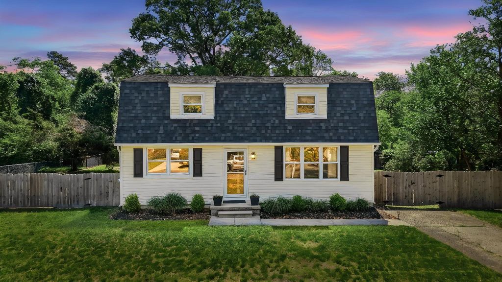 Photo of 17 Siskin Lane, Cape May Court House, NJ 08210 (MLS # 261352)