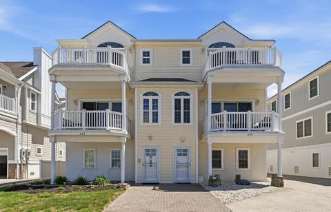 Townhouse For Sale - 639 W Spruce Avenue #639<br/> Cape May County, North Wildwood, NJ 08260