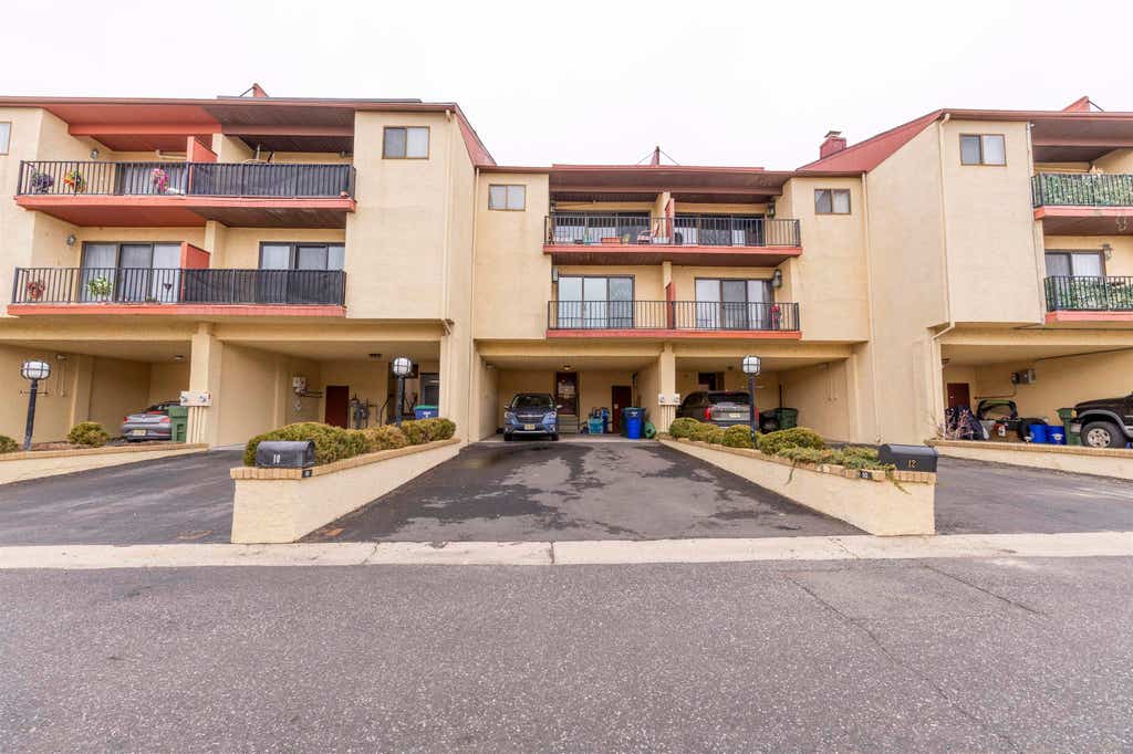 Photo of 10 Empire Drive, Egg Harbor Township, NJ 08232 (MLS # 262207)
