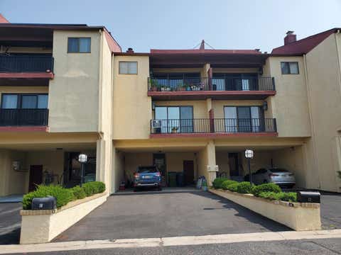 Townhouse For Sale - 10 Empire Drive<br/> Atlantic County, Egg Harbor Township, NJ 08232