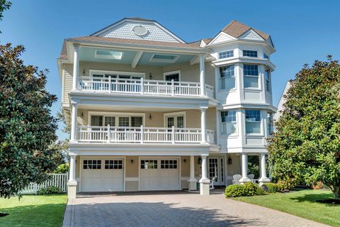 Photo of 1621 New York Avenue, Cape May, NJ 08204 (MLS # 252753)