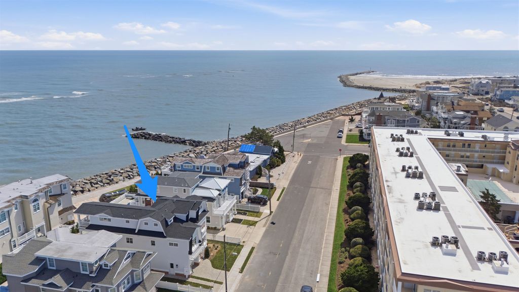 Photo of 135 7th Street, Avalon, NJ 08202 (MLS # 260879)