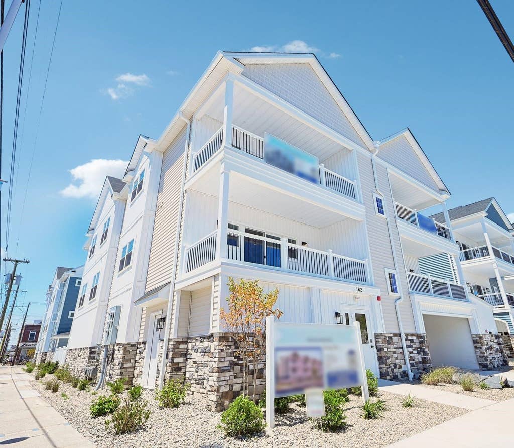 Photo of 162 E Garfield #107, Wildwood, NJ 08260 (MLS # 262346)