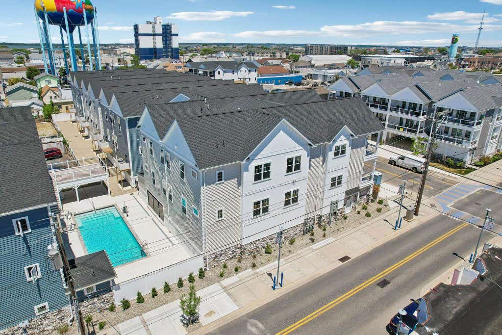 Photo of 162 E Garfield #107, Wildwood, NJ 08260 (MLS # 262346)