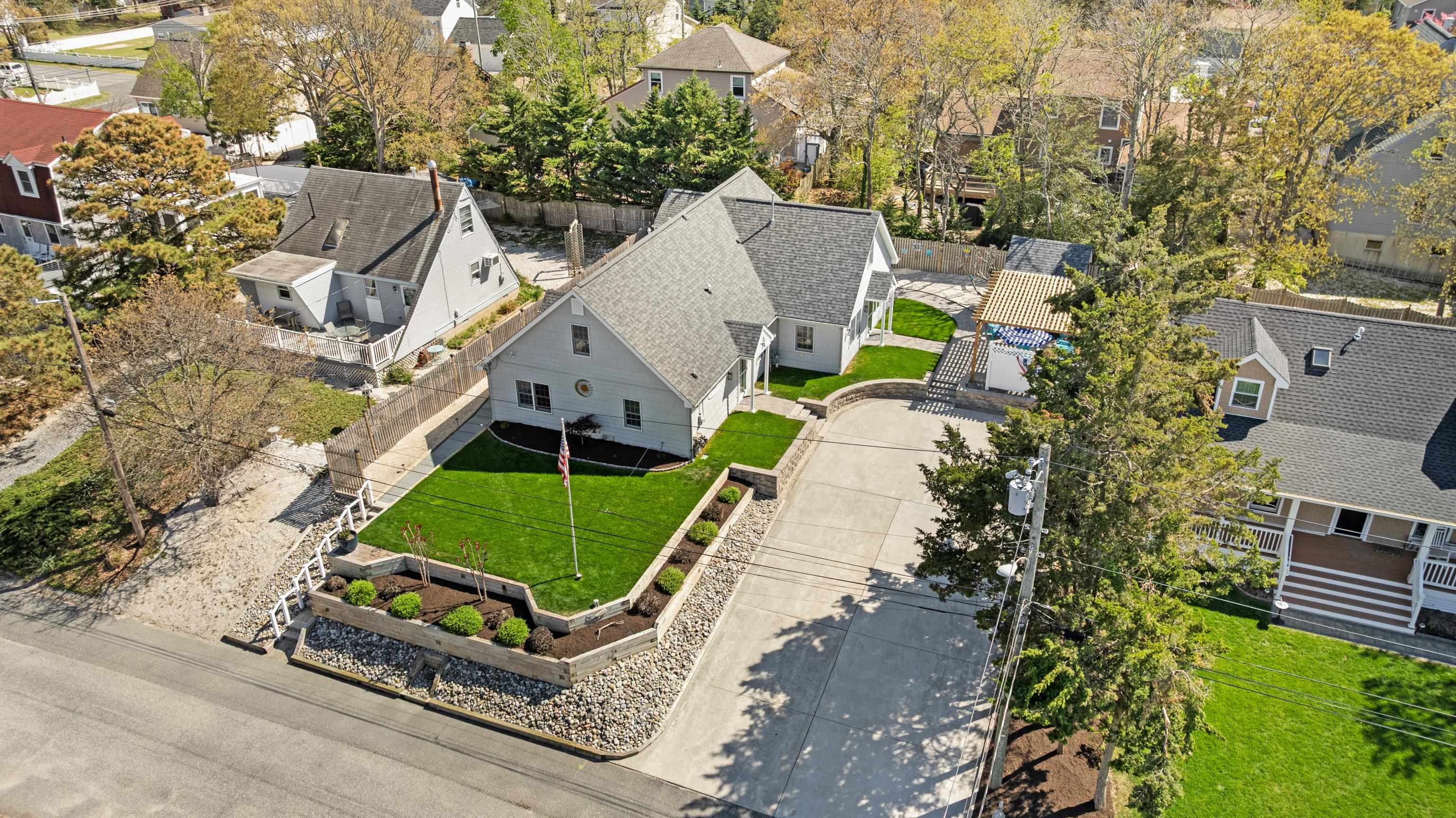 14 Pinewood Road