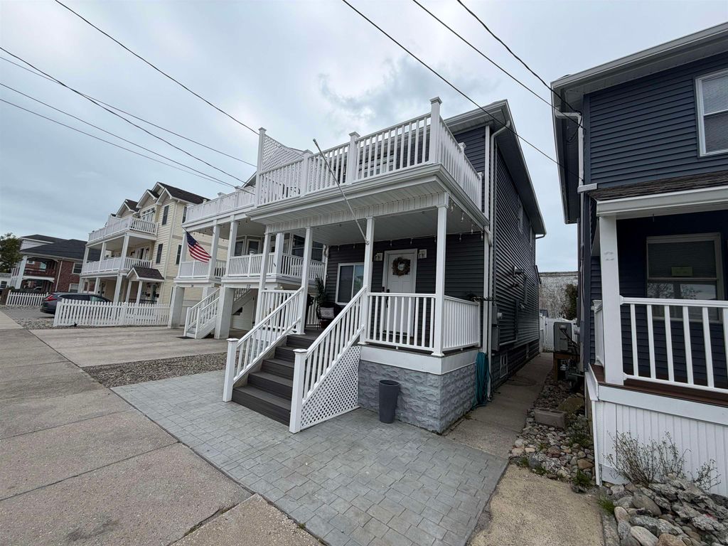 Photo of 110 E Roberts Ave, Wildwood, NJ 08260 (MLS # 261263)