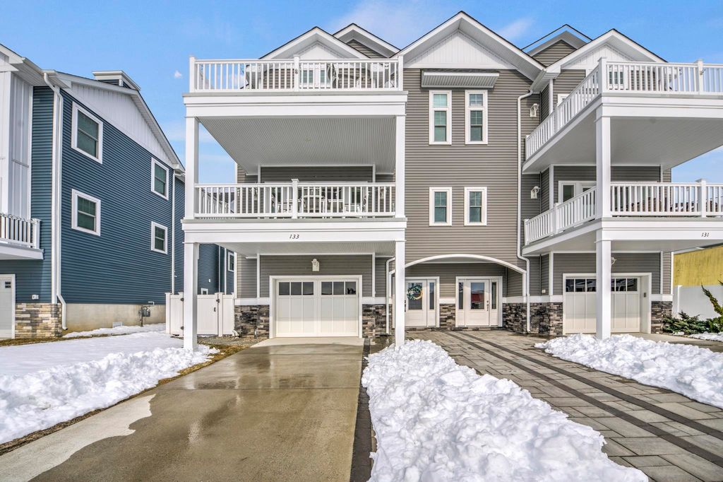 Photo of 133 W Walnut Avenue #133, North Wildwood, NJ 08260 (MLS # 260454)