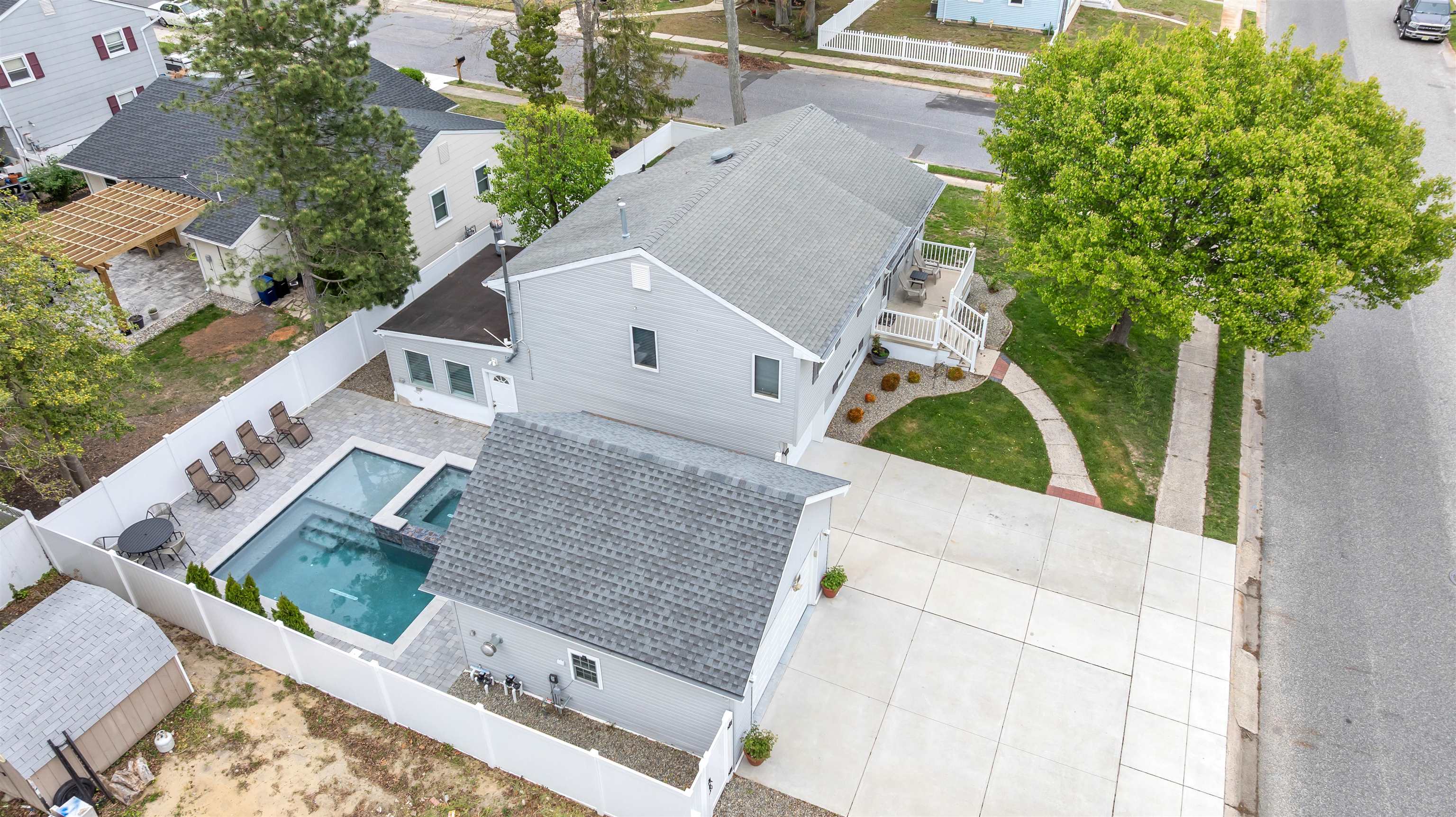 200 Suzanne Avenue