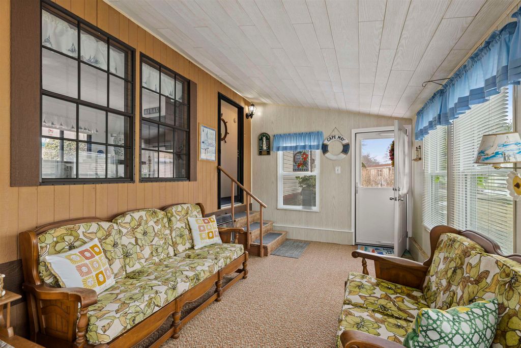 Photo of 15 Davis Place, North Cape May, NJ 08204 (MLS # 260478)