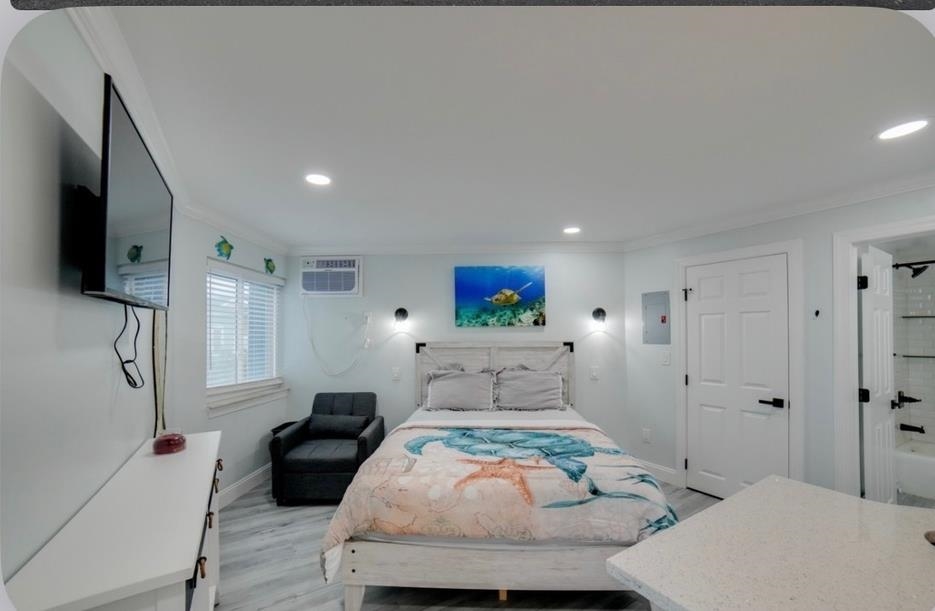 225 E Wildwood Avenue 323