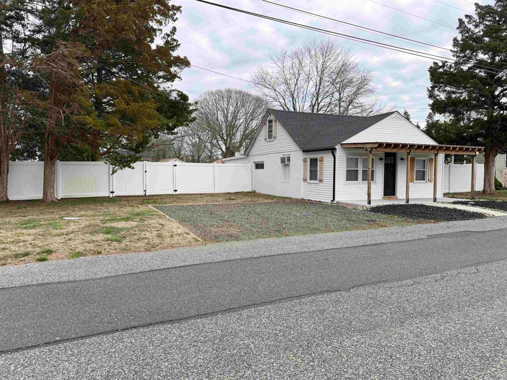 Photo of 25 Matthews Avenue, Villas, NJ 08251 (MLS # 260551)