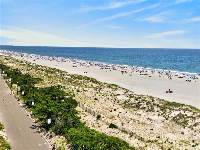 3700 Boardwalk 706S