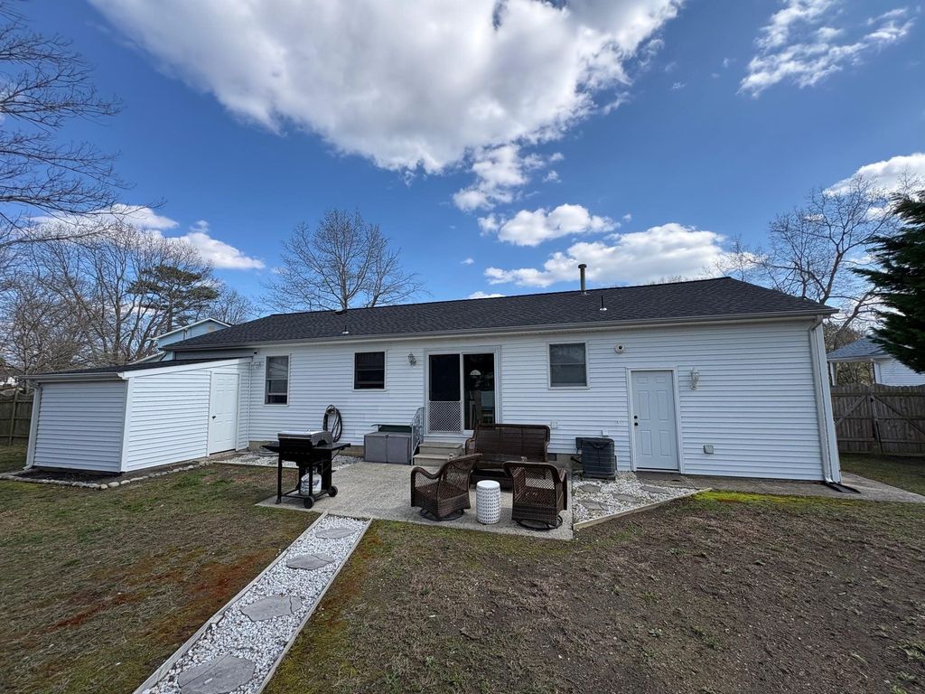 Photo of 4 Essex Drive, Egg Harbor Township, NJ 08234 (MLS # 260909)